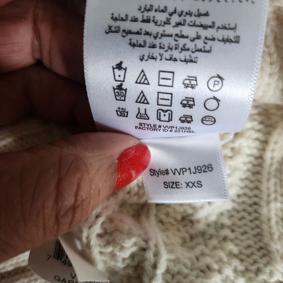 BCBG MAXAZRIA turtle neck white cable knit top - Picture 10 of 16